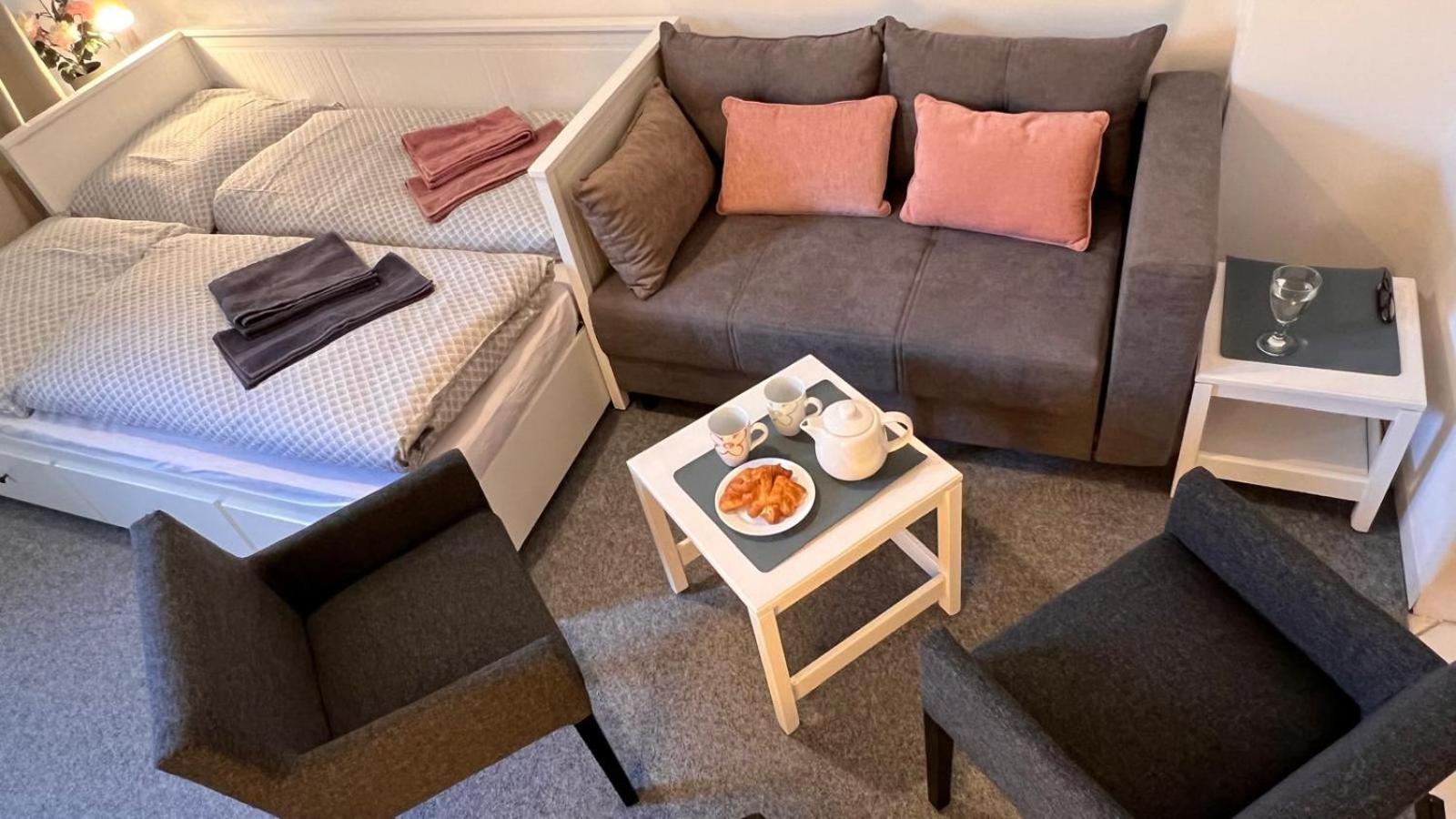 Castle Garden Apartment Prague